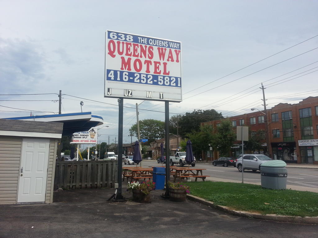 Queensway Motel โตรอนโต ภายนอก รูปภาพ